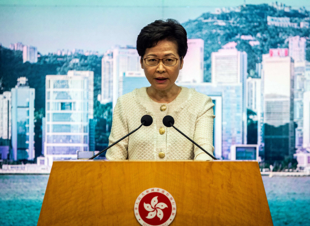 홍콩정부 '美제재는 파렴치'...캐리 람 '美 비자 자발적 말소'