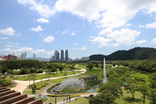 울산 중구에 위치한 태화강국가정원. 중구는 이곳에 140면의 다목적 광장을 추가 조성한다. /사진제공=울산시