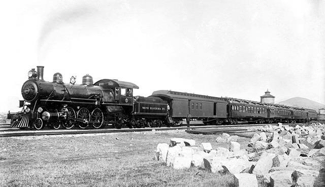미국 대륙횡단철도는 1869년 완공된 캘리포니아주의 새크라멘토에서 네브레스카주의 오마하를 잇는 2,826㎞ 길이의 철도다. 거대 호황기 우후죽순 생겨나던 기업들이 답합을 금지한 반독점법(셔먼법)을 피해 이합집산의 수단으로 활용했던 게 현대적 의미의 인수합병(M&A)의 시초다.