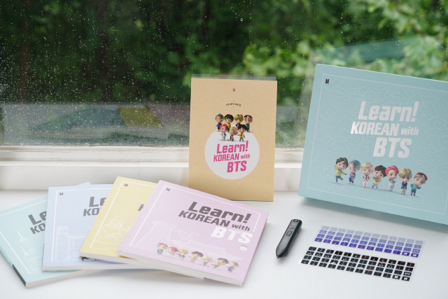 BTS와 함께하는 한국어 공부…'런 코리안 위드 BTS' 패키지 출시