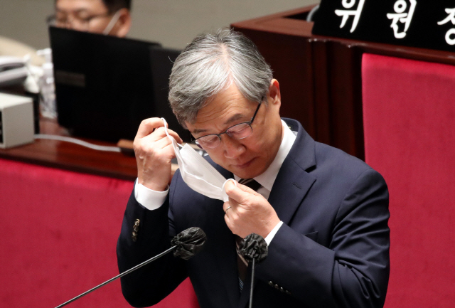 靑에 맞선 최재형 '감사위원은 정치적 중립 인물이 돼야'