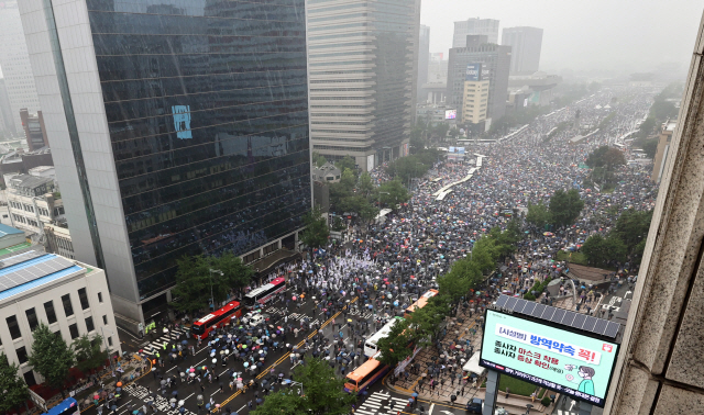 서울 어제 확진자 40명이 감염경로 모르는 '깜깜이' 환자