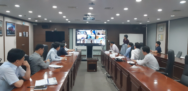 지난 26일 쌍용차는 서울사무소에서 글로벌 제품 마케팅 협의회(PMC)를 화상회의로 재개했다./사진제공=쌍용차