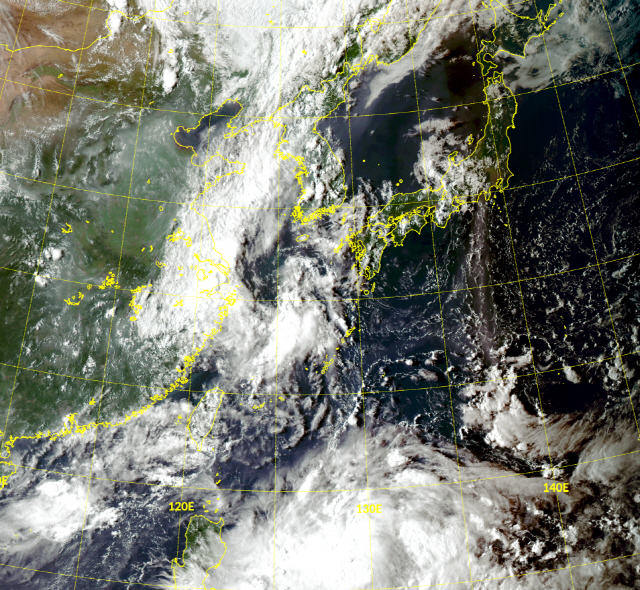 제9호 태풍 ‘마이삭’이 28일 필리핀 동쪽 해상에서 발생해 북상하는 모습. /사진제공=국가기상위성센터