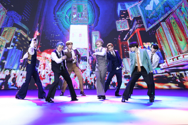 BTS, 美 MTV VMA서 '베스트 팝' 등 4관왕