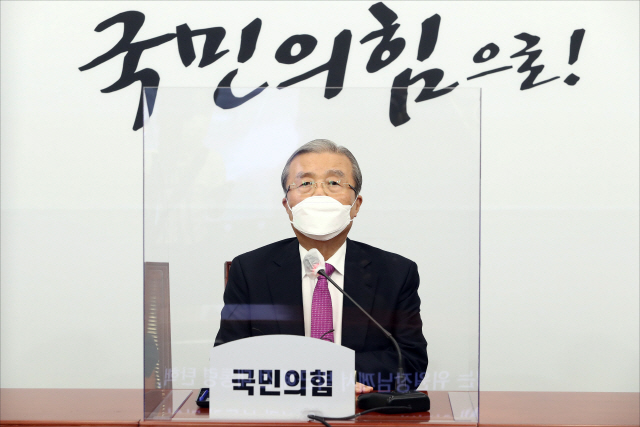 김종인 “대선·서울시장 후보 당에서 나온다”…안철수 연대론 일축