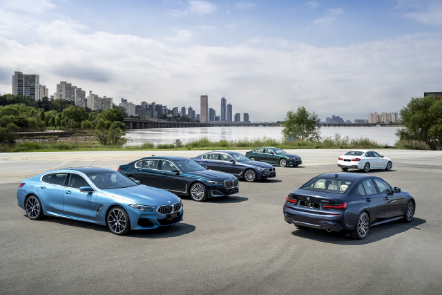 BMW 코리아 25주년 에디션 4종 6개 모델이 전시돼 있다. /사진제공=BMW