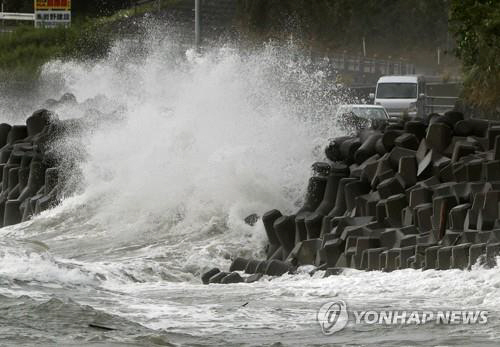 태풍 하이선, 일본 거쳐 한반도 이동…최대 순간풍속 60ｍ