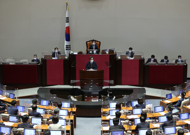 이낙연 더불어민주당 대표가 7일 오전 국회 본회의에서 교섭단체 대표연설을 하고 있다. /연합뉴스