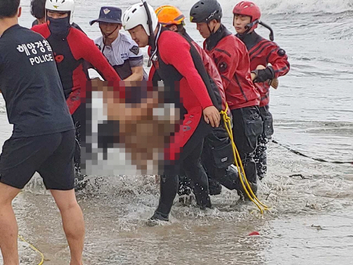 부산 해운대 앞바다서 50대 숨진 채 발견…태풍 연관 조사