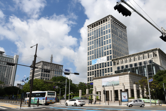 ‘미등록 불법사업자 다단계 사업설명회, 불특정다수를 대상으로 하는 투자설명회 관련 집합금지 행정명령’을 발령한 부산시가 부산경찰청, 금융감독원 부산울산지원 등과 공동 대응에 나선다. 부산시청 전경./사진제공=부산시