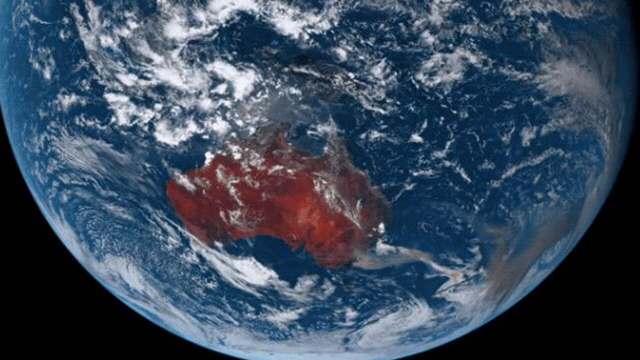 올 1월2일 일본의 정지궤도 기상위성인 히마와리 8호가 호주 전역이 대형산불로 인해 붉은빛으로 가득찬 것을 찍은 모습./일본 기상청