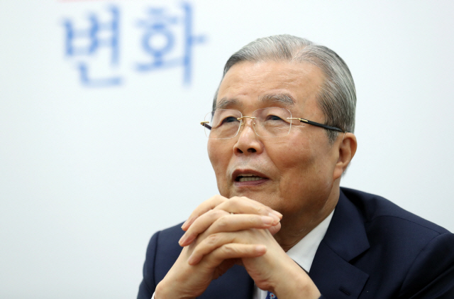 '김종인, 기업규제3법 찬성은 보수 정체성 흔드는 것'