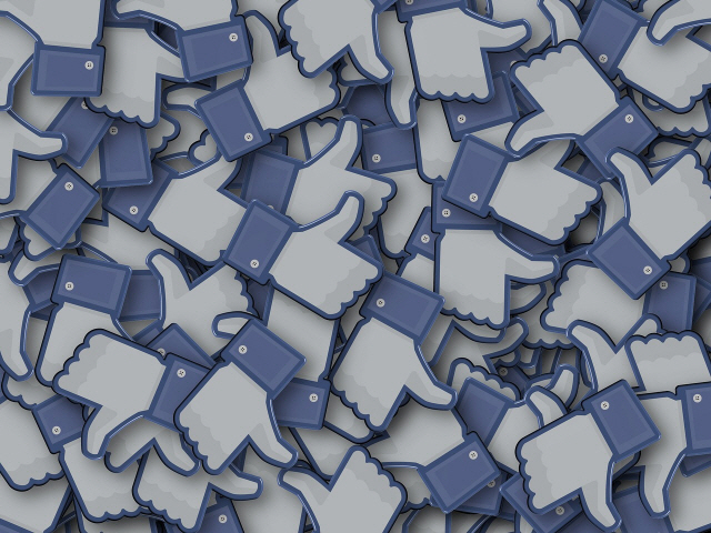 '소셜 미디어는 삼겹살, 원유처럼 인간을 사고 파는 시장이다'