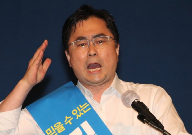 '주호영에 집중포화' 김종민 ''드라이브스루' 집회 옹호…비이성적 발상 우려'