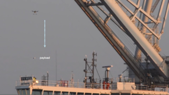 포티투에어가 지난 3일 미국 오클랜드항에서 드론 시험 배송을 실시하는 모습. /포티투에어
