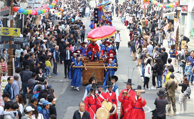 조선통신사 거리행렬 모습./사진제공=부산시