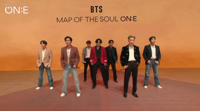 그룹 방탄소년단(RM, 진, 슈가, 제이홉, 지민, 뷔, 정국)이 10일 온라인 콘서트 ‘BTS MAP OF THE SOUL ON:E’ 무대를 꾸몄다. / 사진=빅히트 엔터테인먼트