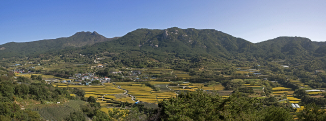 창황면 다랭이논 파노라마. /사진제공=산청군