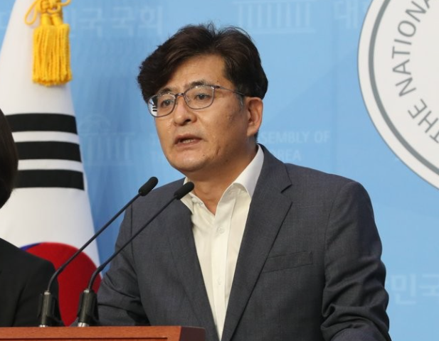 김용민 '관용은 없다' 진중권 고소에 박원석 '대응 아쉬워, 수용하는 태도 필요'
