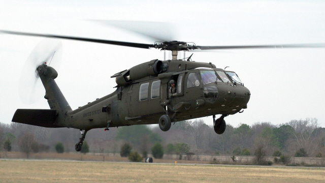 UH-60 시리즈의 최종진화형인 V형. 육군은 보유 중인 UH-60P형 103대를 M형으로 개량하거나 국산 수리온으로 대체할 계획이다. 미국은 약 4,000여대가 생산된 이 시리즈 중에서 일부만 V형 모델로 개조하고 차세대 헬기로 넘어갈 예정이다.