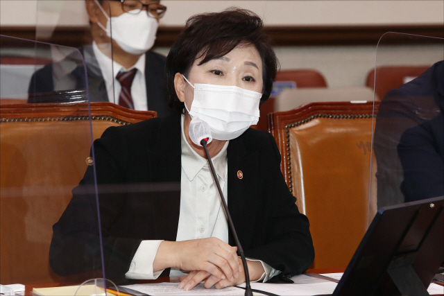 김현미 “‘전세난을 호도하는 장관’ 보도 나올까봐 말 아꼈다”