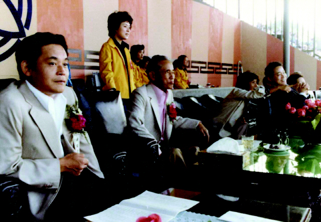 1978년 삼성종합체육대회에 참석한 이건희(왼쪽) 회장과 이병철 창업주. /사진제공=삼성전자