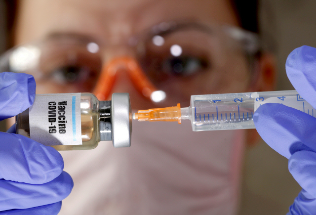 [글로벌체크]FT '아스트라제네카 백신, 노인층 테스트서 강한 면역반응'