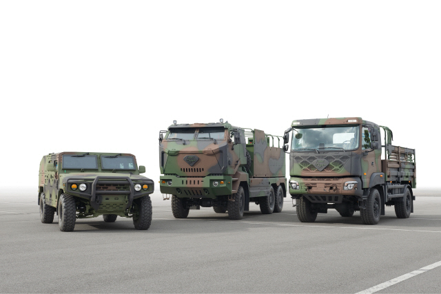 (왼쪽부터)소형전술차량, 5톤 방탄킷 차량, 2.5톤 중형표준차량./사진제공=기아차