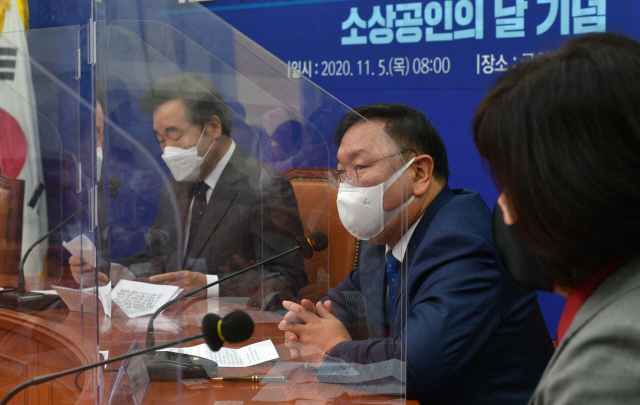 '세금 폭탄'에 뿔난 서울 민심…국민의힘 지지율, 민주당 제쳤다