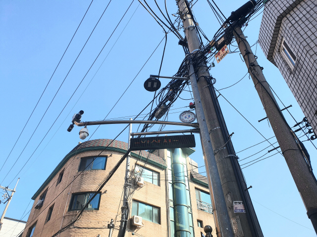 경기 안산시 단원구의 한 골목길에 방범용 폐쇄회로(CC)TV가 설치돼 있다./안산=김태영기자
