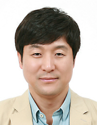 최진봉 성공회대 신문방송학과 교수