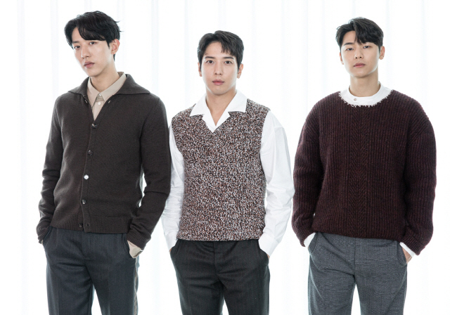 밴드 씨엔블루(정용화, 강민혁, 이정신)가 17일 새 앨범 ‘RE-CODE’ 발매 기념 음악감상회에 참석했다. / 사진=FNC엔터테인먼트 제공