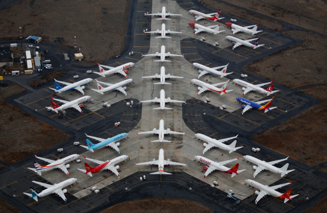 미국 공항에 늘어서있는 보잉 737맥스 비행기./로이터연합뉴스