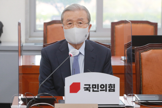 '여기서 무너지면 끝'…김종인, 야당 개혁부진 질타