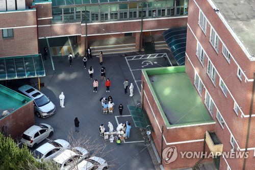 학생 감염 지속…또다시 학교에 선별진료소 /사진=연합뉴스