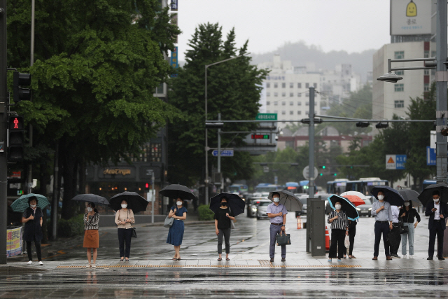 ‘2020 서울사진공모전’에서 최우수상에 선정된 신준희 작가의 ‘일상이 된 거리두기’ /사진제공=서울시