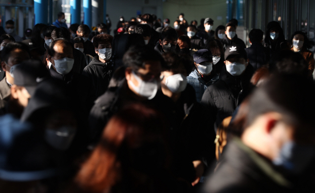 정부, '29일에 사회적 거리두기 강화 조치 발표'