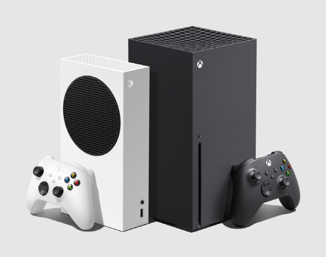 이달 신규 출시된 엑스박스 시리즈 에스(Xbox Series S·왼쪽) 엑스박스 시리즈 엑스(Xbox Series X) /사진제공=엑스박스