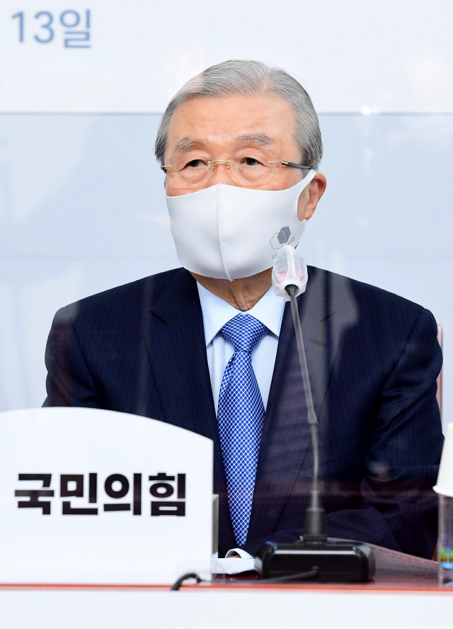김종인 '법치국가에서 윤석열 내쫓으려는 이유 국민께 설명해라'