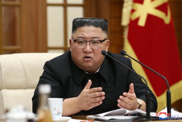 '환전상 처형' 北김정은, 이번엔 '경제운영 과학적이지 못하다' 질책