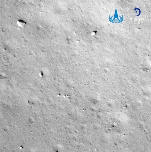 창어 5호가 찍은 달 표면 모습. /중국 국가항천국