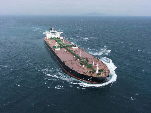 대우조선해양이 건조한 초대형 원유 운반선(VLCC)./사진제공=대우조선해양