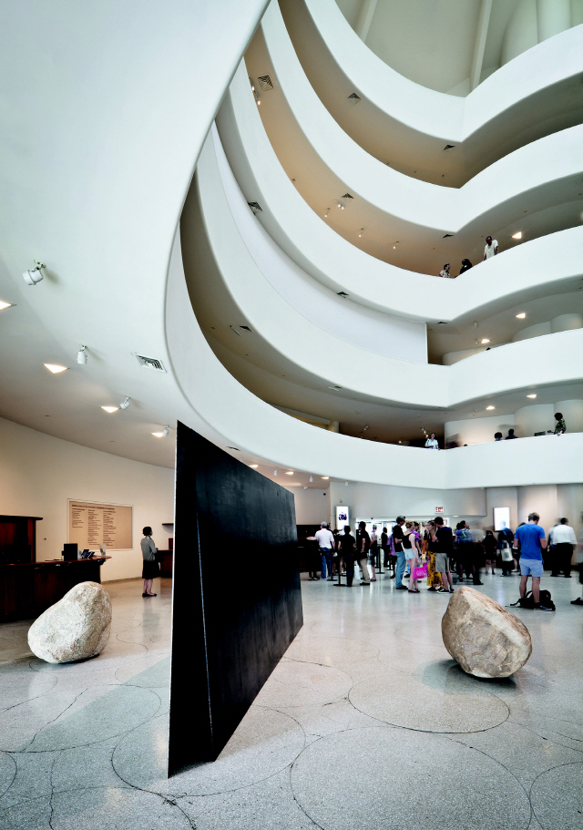 지난 2011년 뉴욕 구겐하임미술관 회고전에서 선보인 이우환의 설치작품. /사진제공=에이엠아트