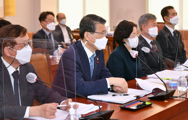 9일 오전 서울 여의도 국회에서 열린 법제사법위원회 전체회의/ 연합뉴스