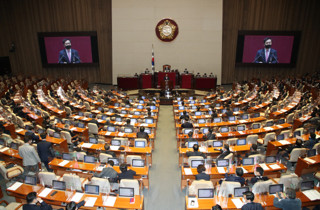 김기현 국민의힘 의원이 지난 9일 오후 국회 본회의에서 고위공직자범죄수사처 설치 및 운영에 관한 법률 일부개정법률안(대안)에 대해 무제한 토론(필리버스터)을 하고 있다./ 연합뉴스