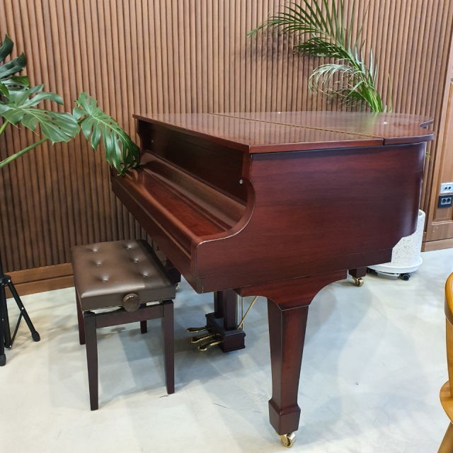 연주회를 위해 이문일공칠 한 켠에는 피아노가 놓여 있다./사진=디센터.