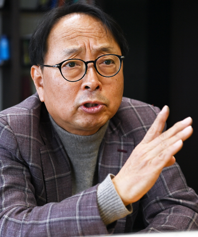 '사생결단 대결 정치 일상화…文정권, 민주주의 훼손하며 '문근혜'로 전락'