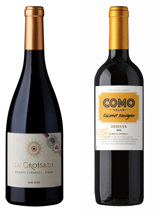 12월 이달의 와인으로 선정된 라 크라사드 까베르네 시라(왼쪽), 꼬모 밸류 까베네쇼비뇽. /사진제공=이마트24
