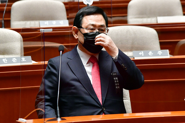 주호영, 재신임 받았지만 청문회·공수처 등 첩첩산중